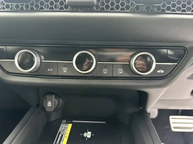 ZR-V(ホンダ)e：HEV Z登録済未使用車 16