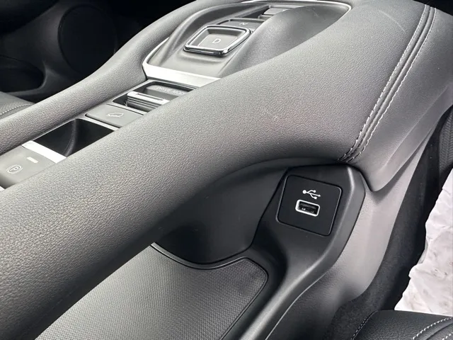 ZR-V(ホンダ)e：HEV Z登録済未使用車 18