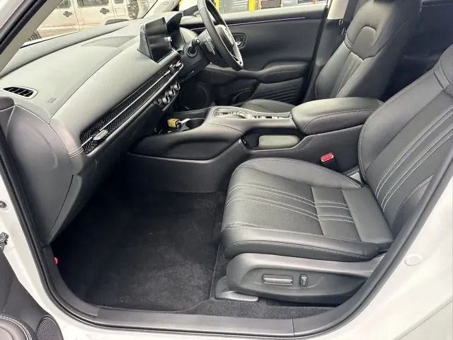 ZR-V(ホンダ)e：HEV Z登録済未使用車 3