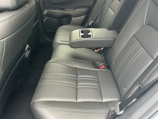 ZR-V(ホンダ)e：HEV Z登録済未使用車 8