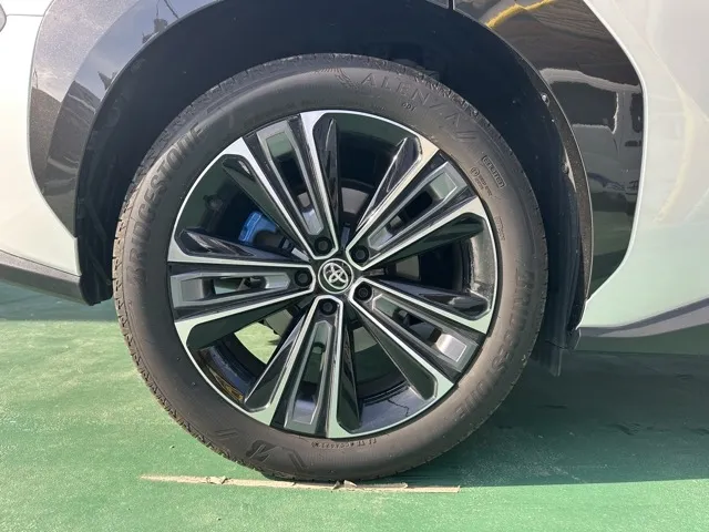 bZ4X(トヨタ)Z中古車 12