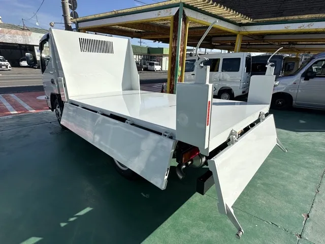 キャンター(三菱)全低床キョウカダンプ ３ｔ登録済未使用車 13