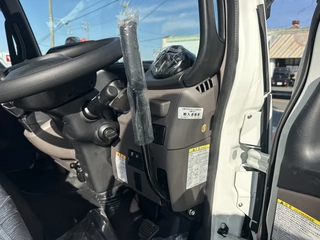 キャンター(三菱)全低床キョウカダンプ ３ｔ登録済未使用車 17