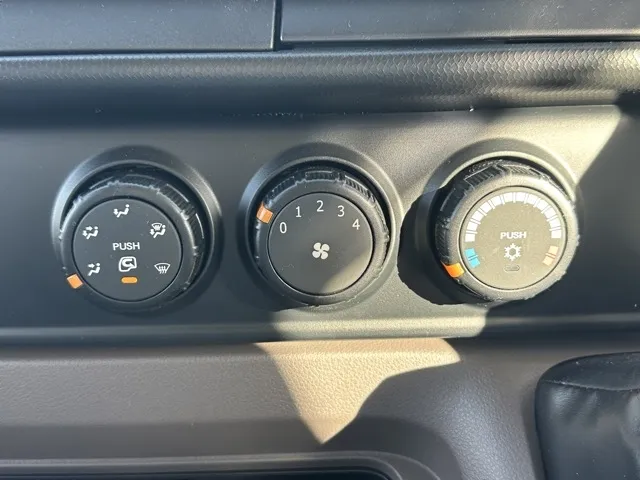 キャンター(三菱)全低床キョウカダンプ ３ｔ登録済未使用車 21