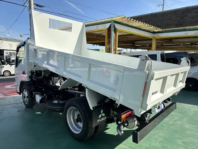 キャンター(三菱)全低床キョウカダンプ ３ｔ登録済未使用車 2