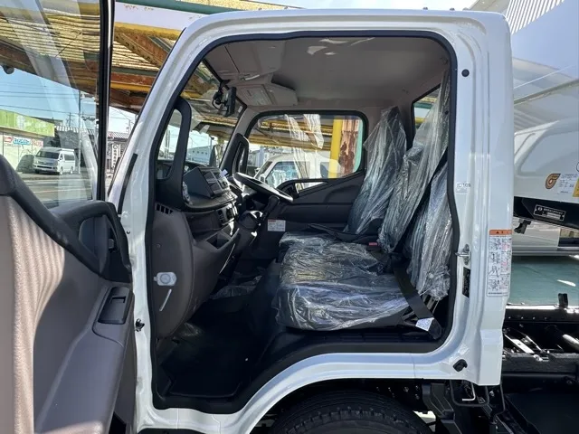 キャンター(三菱)全低床キョウカダンプ ３ｔ登録済未使用車 3