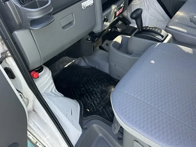 ミニキャブバン(三菱)CD 16.0kwh 4シーターレンタＵＰ 4