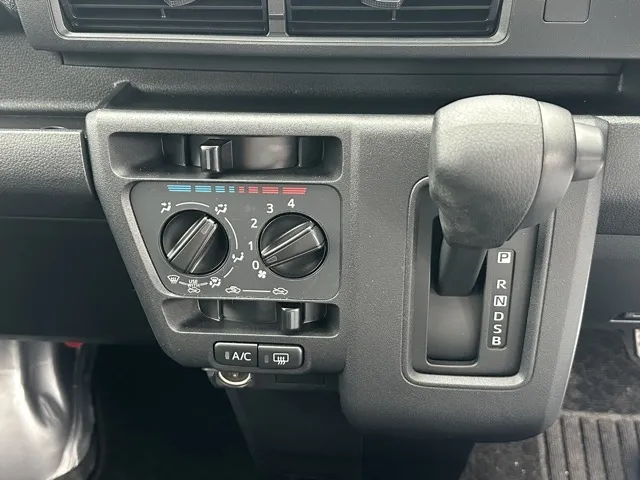 ハイゼット(ダイハツ)サンバーバン トランスポーター AT中古車 19