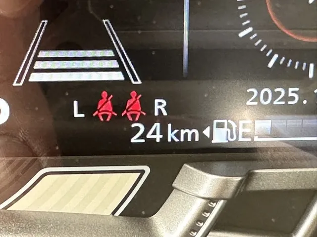 ワゴンRスマイル(スズキ)ハイブリッドS届出済未使用車 23