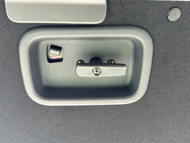 キャラバン(ニッサン)ディーゼル ロング オーテックラインプラス 寒冷地 4WD登録済未使用車 14