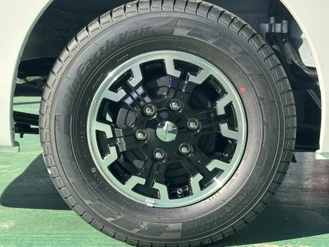 キャラバン(ニッサン)ディーゼル ロング オーテックラインプラス 寒冷地 4WD登録済未使用車 16