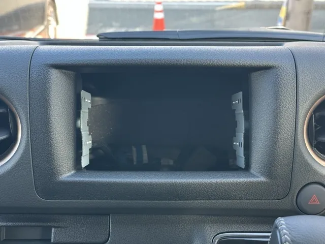 キャラバン(ニッサン)ディーゼル ロング オーテックラインプラス 寒冷地 4WD登録済未使用車 23