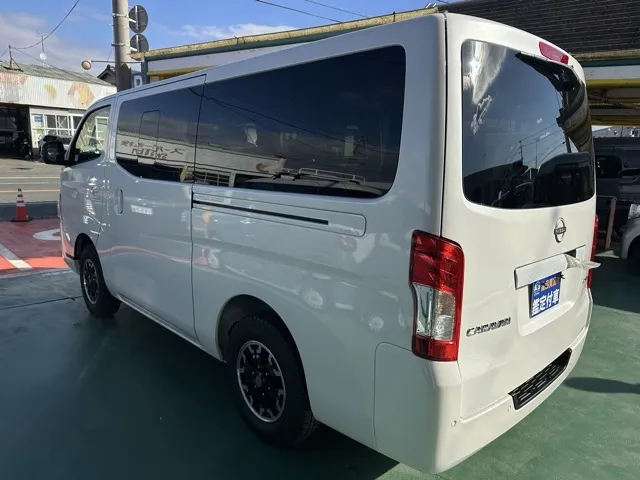 キャラバン(ニッサン)ディーゼル ロング オーテックラインプラス 寒冷地 4WD登録済未使用車 2