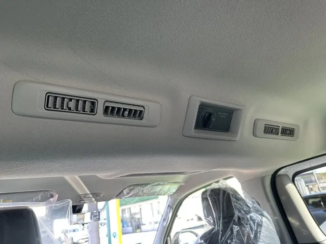 キャラバン(ニッサン)ディーゼル ロング オーテックラインプラス 寒冷地 4WD登録済未使用車 8