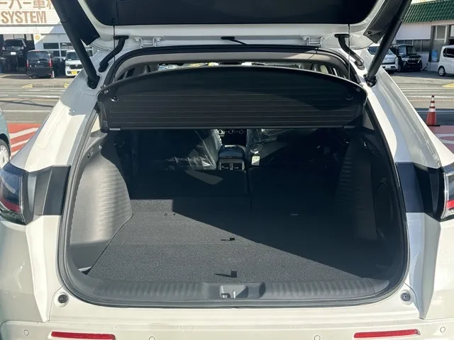 ZR-V(ホンダ)e：HEV Z登録済未使用車 8