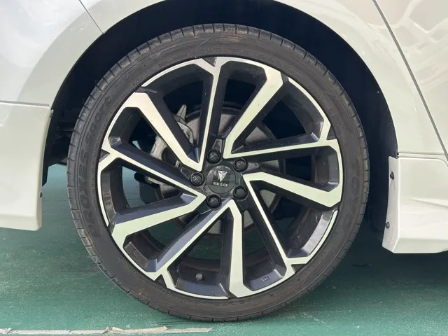 カローラ(トヨタ)ハイブリッドダブルバイビー中古車 10