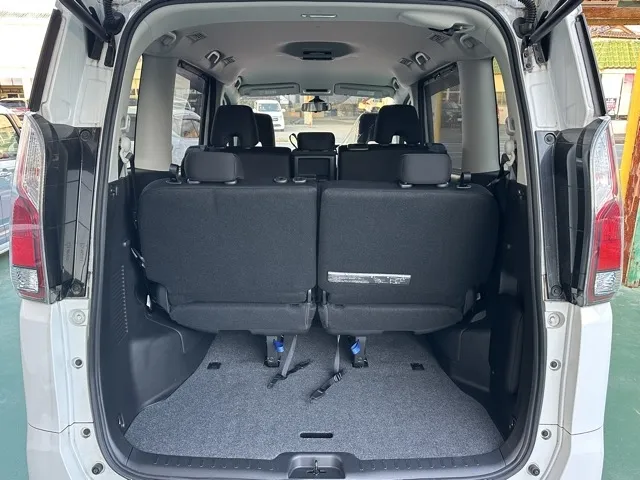 セレナ(ニッサン)B中古車 10