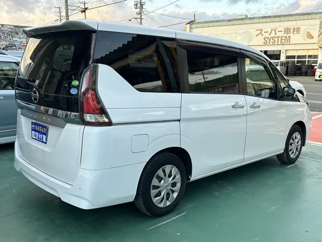 セレナ(ニッサン)B中古車 12