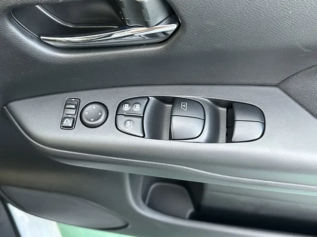 セレナ(ニッサン)B中古車 14