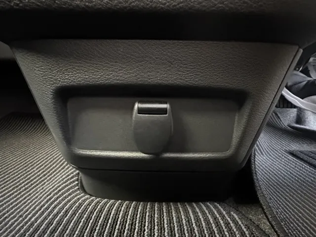 セレナ(ニッサン)B中古車 18