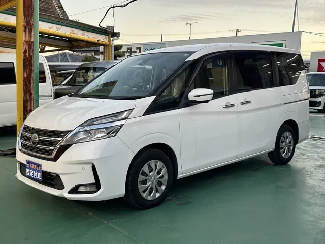 セレナ(ニッサン)B中古車 1