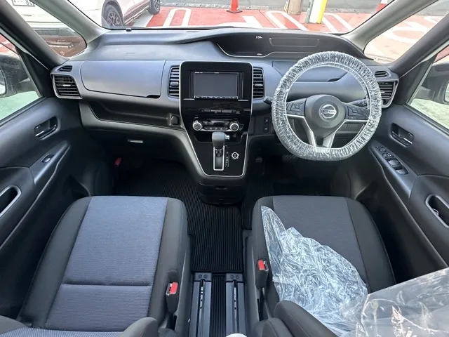 セレナ(ニッサン)B中古車 3