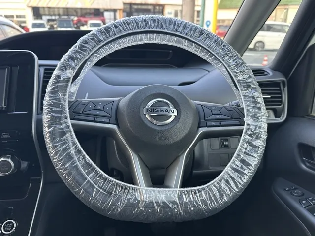 セレナ(ニッサン)B中古車 4