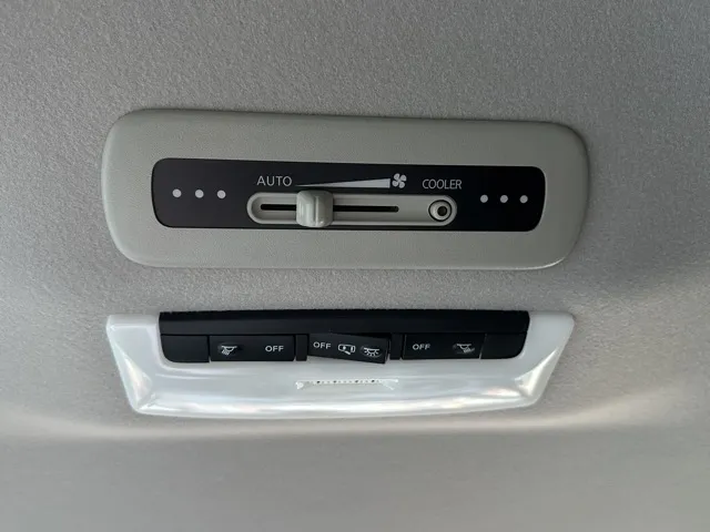 セレナ(ニッサン)B中古車 7