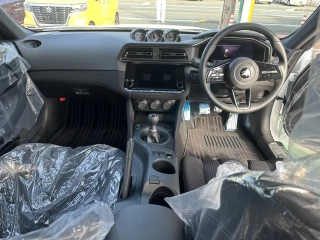 フェアレディZ(ニッサン)バージョンS 6MT登録済未使用車 10