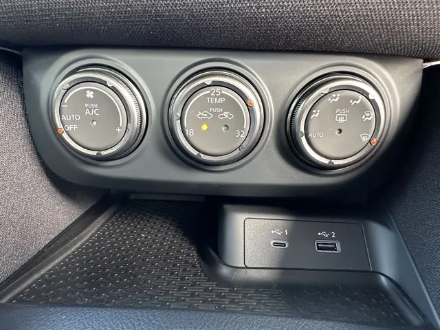 フェアレディZ(ニッサン)バージョンS 6MT登録済未使用車 17