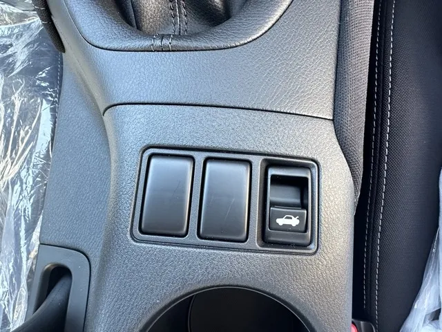 フェアレディZ(ニッサン)バージョンS 6MT登録済未使用車 18