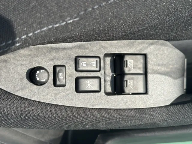 フェアレディZ(ニッサン)バージョンS 6MT登録済未使用車 8