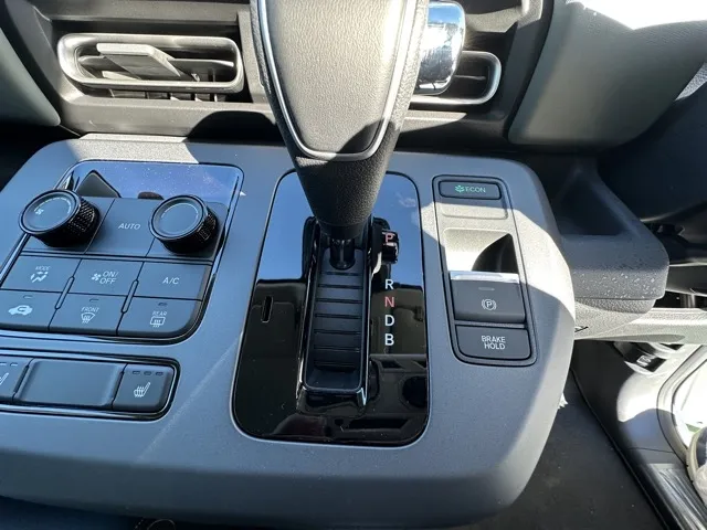 フリード(ホンダ)e：HEVクロスター 5人乗登録済未使用車 19