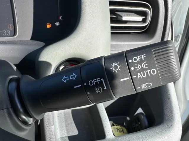 フリード(ホンダ)e：HEVクロスター 5人乗登録済未使用車 21