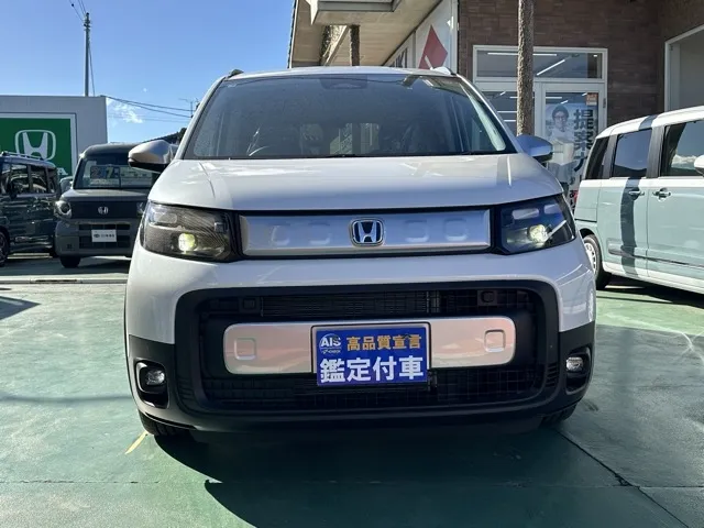 フリード(ホンダ)e：HEVクロスター 5人乗登録済未使用車 25