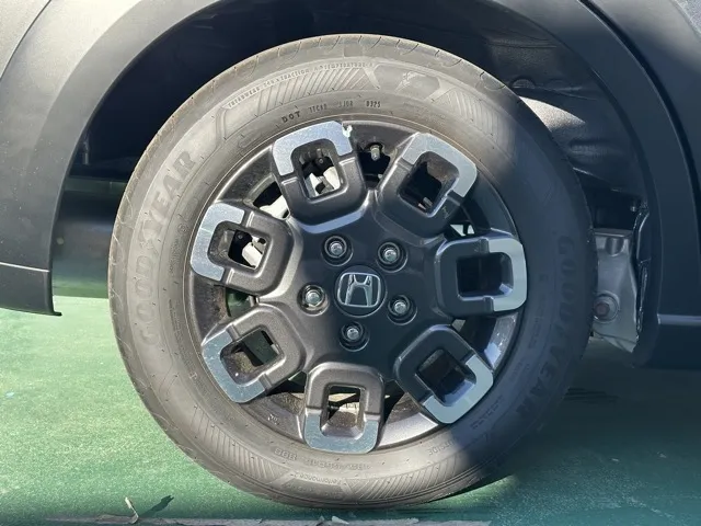 フリード(ホンダ)e：HEVクロスター 5人乗登録済未使用車 12