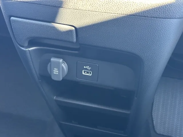 フリード(ホンダ)e：HEVクロスター 5人乗登録済未使用車 21