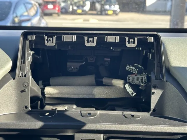 フリード(ホンダ)e：HEVクロスター 5人乗登録済未使用車 23