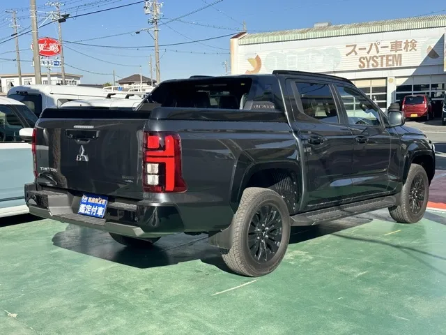 トライトン(三菱)GSRレンタ登録済未使用車 11