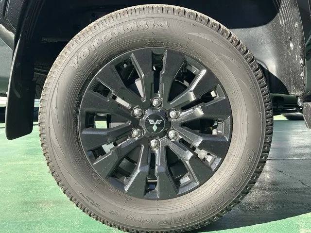 トライトン(三菱)GSRレンタ登録済未使用車 12