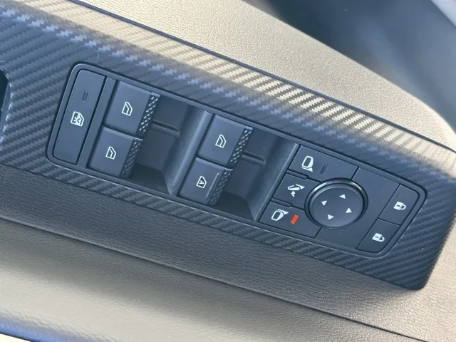 トライトン(三菱)GSRレンタ登録済未使用車 15