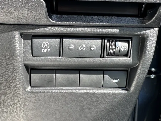 トライトン(三菱)GSRレンタ登録済未使用車 16