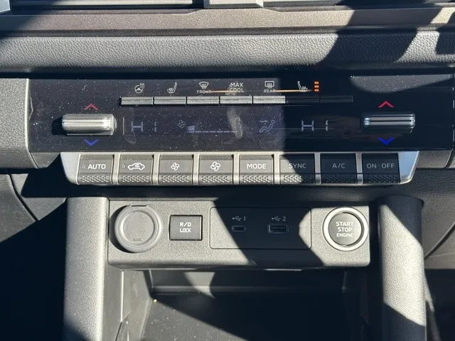 トライトン(三菱)GSRレンタ登録済未使用車 19