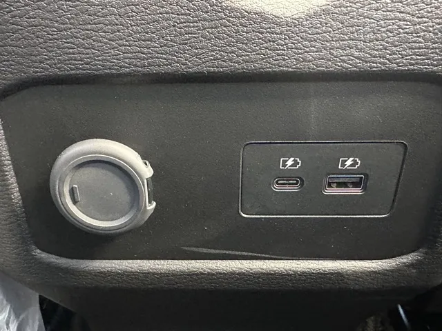 トライトン(三菱)GSRレンタ登録済未使用車 7