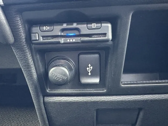 デリカD:5(三菱)Ｐ 8人 ナビ取付PKGⅡレンタＵＰ 22