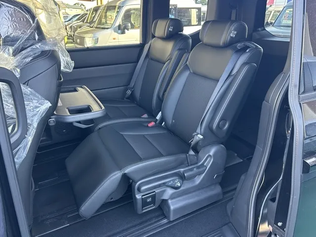 ステップワゴン(ホンダ)e・HEVスパーダ 7人中古車 9