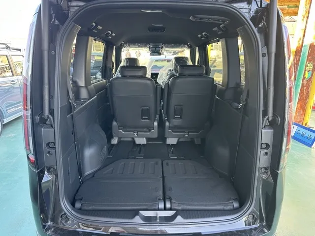 ステップワゴン(ホンダ)e・HEVスパーダ 7人中古車 11