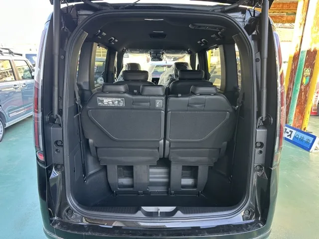 ステップワゴン(ホンダ)e・HEVスパーダ 7人中古車 12