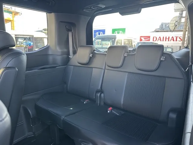 ステップワゴン(ホンダ)e・HEVスパーダ 7人中古車 14