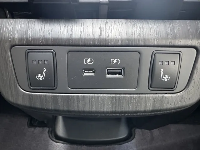 アリア(ニッサン)B6中古車 8